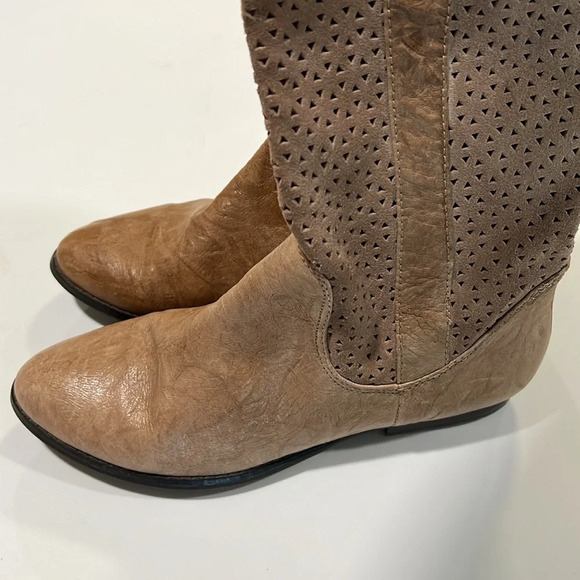 BC footwear - sided leather boots, tall and textured, 8 - Picture 7 of 15